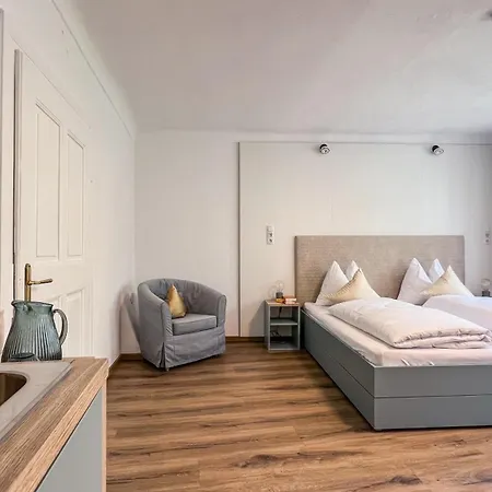 - Bergstrasse Aparthotel Salzburg