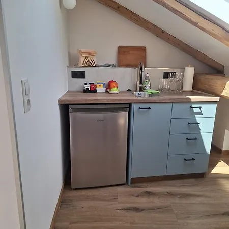- Bergstrasse 3*